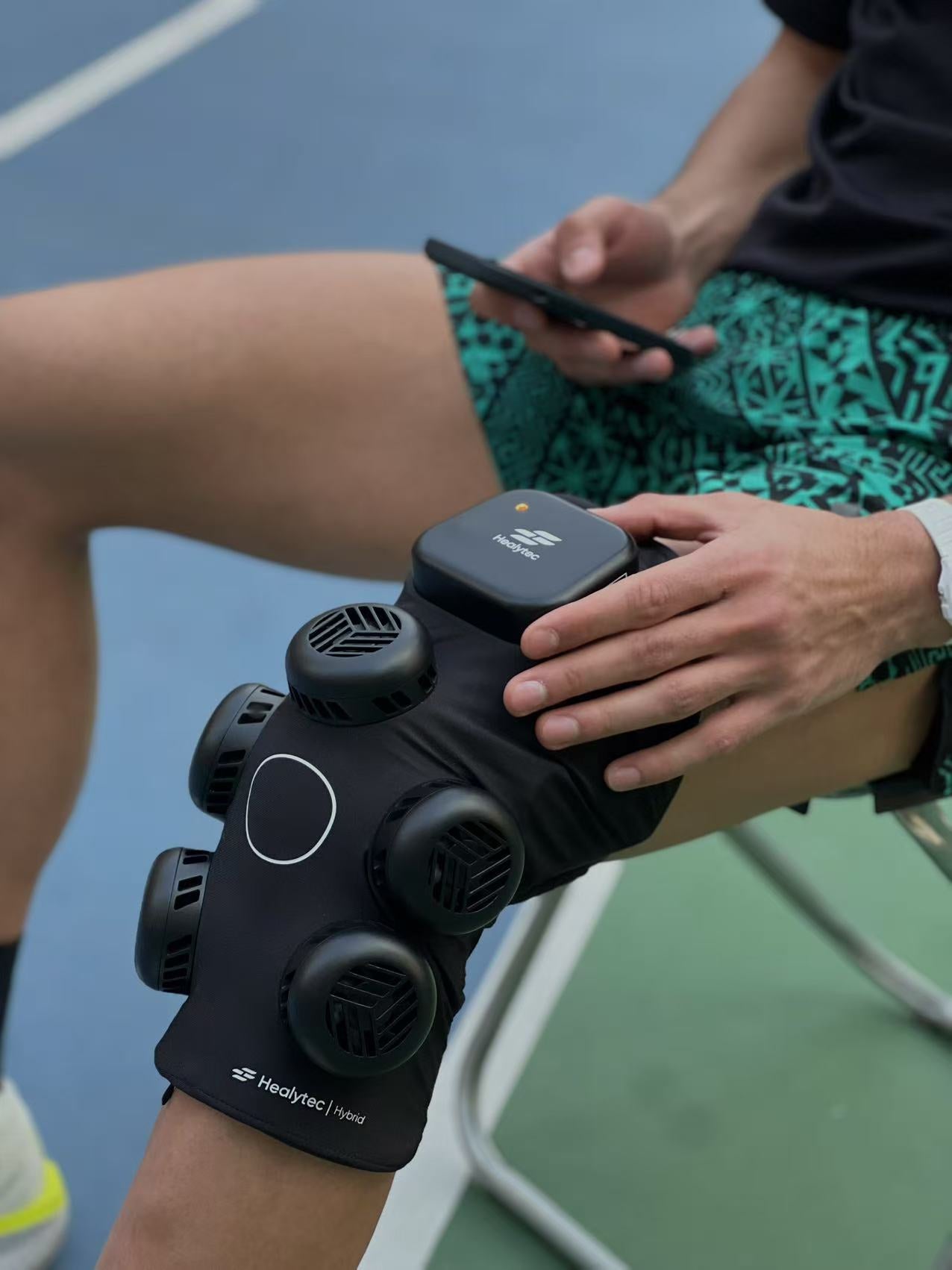 Hybrid Knee